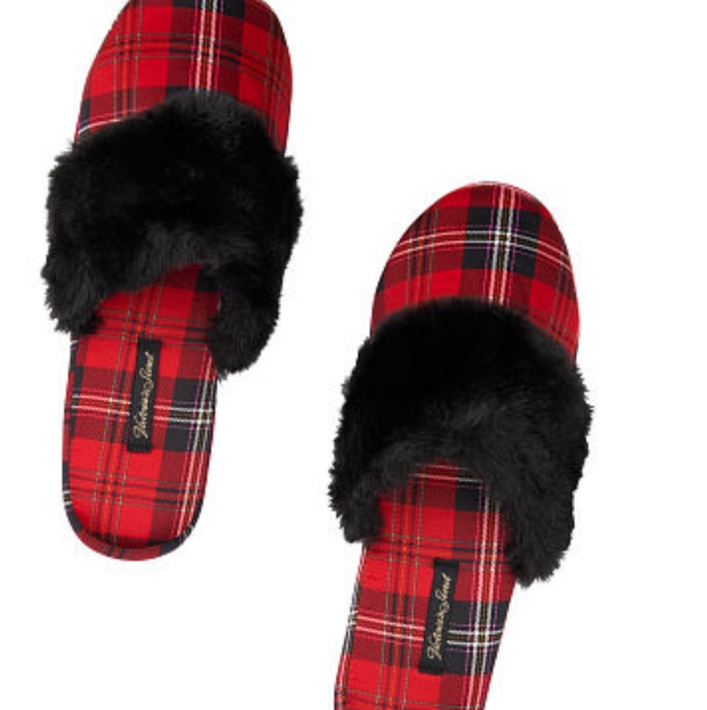 Slippers and dust bag